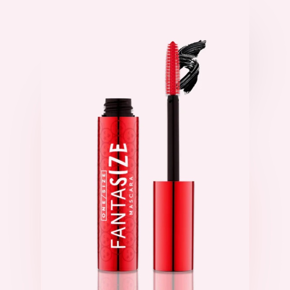 One/size Fantasize lifting and lengthening mascara NEW!